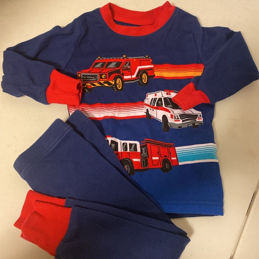 Toddler rescue vehicle pyjama set - Picture 2 of 4